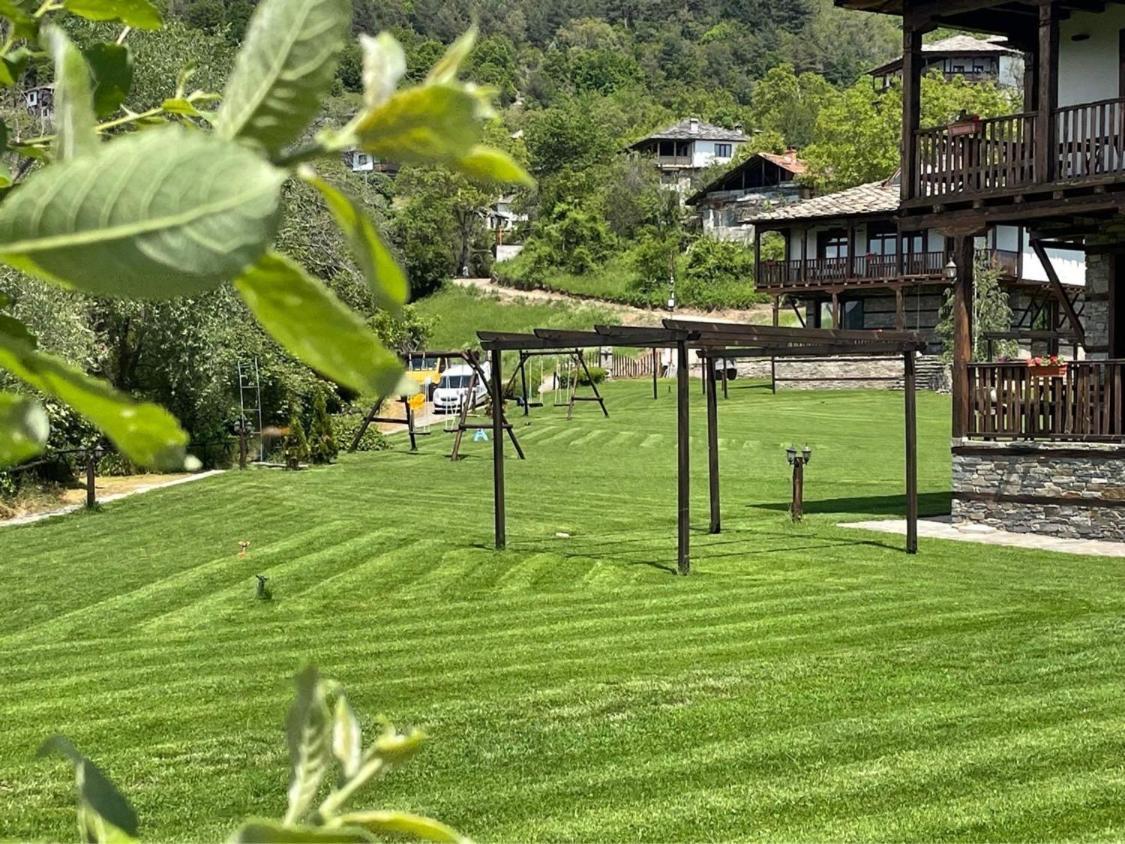 Leshten Guest Homes Exterior foto